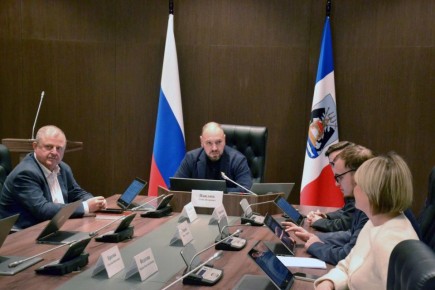 Депутаты продолжают прорабатывать повестку дня предстоящего заседания Новгородской областной Думы