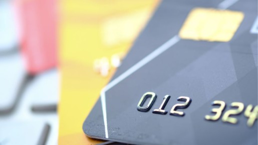 Как зарплатная карта превращает людей в злостных должников: неожиданные последствия овердрафта