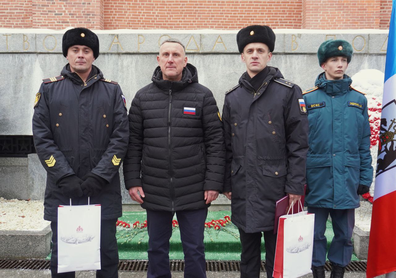 Александр Розбаум: Сегодня у Мемориального комплекса «Вечный Огонь Славы» в торжественной обстановке проводили ребят из Великого Новгорода и округов нашей области на службу в Военно-морской флот России Александр Розбаум: Сегодня у Мемориального комплекса «Вечный Огонь Славы» в торжественной обстановке проводили ребят из Великого Новгорода и округов нашей области на службу в Военно-морской флот России