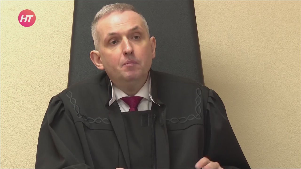 В новгородском суде начали рассмотрение дела Артёма Никитина, по вине которого погибли дедушка и 9-летняя девочка