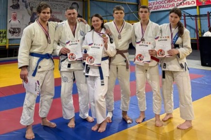 Новгородцы выиграли шесть медалей на всероссийском турнире по джиу-джитсу
