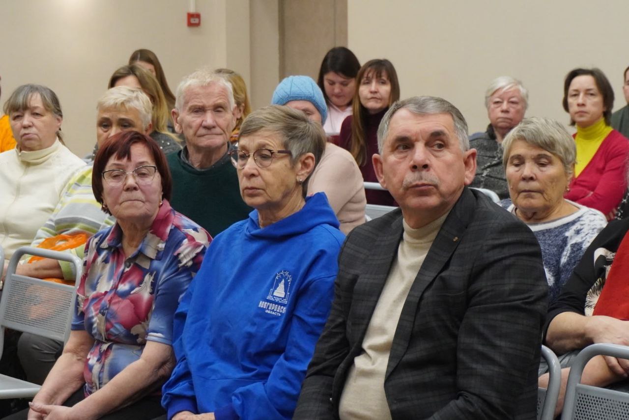 Александр Розбаум: Сегодня вечером в Гимназии № 4 встретились с жителями Западного района нашего города Александр Розбаум: Сегодня вечером в Гимназии № 4 встретились с жителями Западного района нашего города