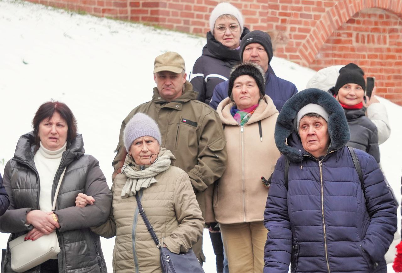 Александр Розбаум: Сегодня у Мемориального комплекса «Вечный Огонь Славы» в торжественной обстановке проводили ребят из Великого Новгорода и округов нашей области на службу в Военно-морской флот России Александр Розбаум: Сегодня у Мемориального комплекса «Вечный Огонь Славы» в торжественной обстановке проводили ребят из Великого Новгорода и округов нашей области на службу в Военно-морской флот России