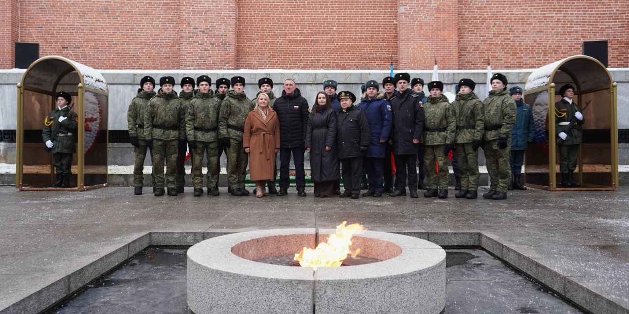 Александр Розбаум: Сегодня у Мемориального комплекса «Вечный Огонь Славы» в торжественной обстановке проводили ребят из Великого Новгорода и округов нашей области на службу в Военно-морской флот России Александр Розбаум: Сегодня у Мемориального комплекса «Вечный Огонь Славы» в торжественной обстановке проводили ребят из Великого Новгорода и округов нашей области на службу в Военно-морской флот России