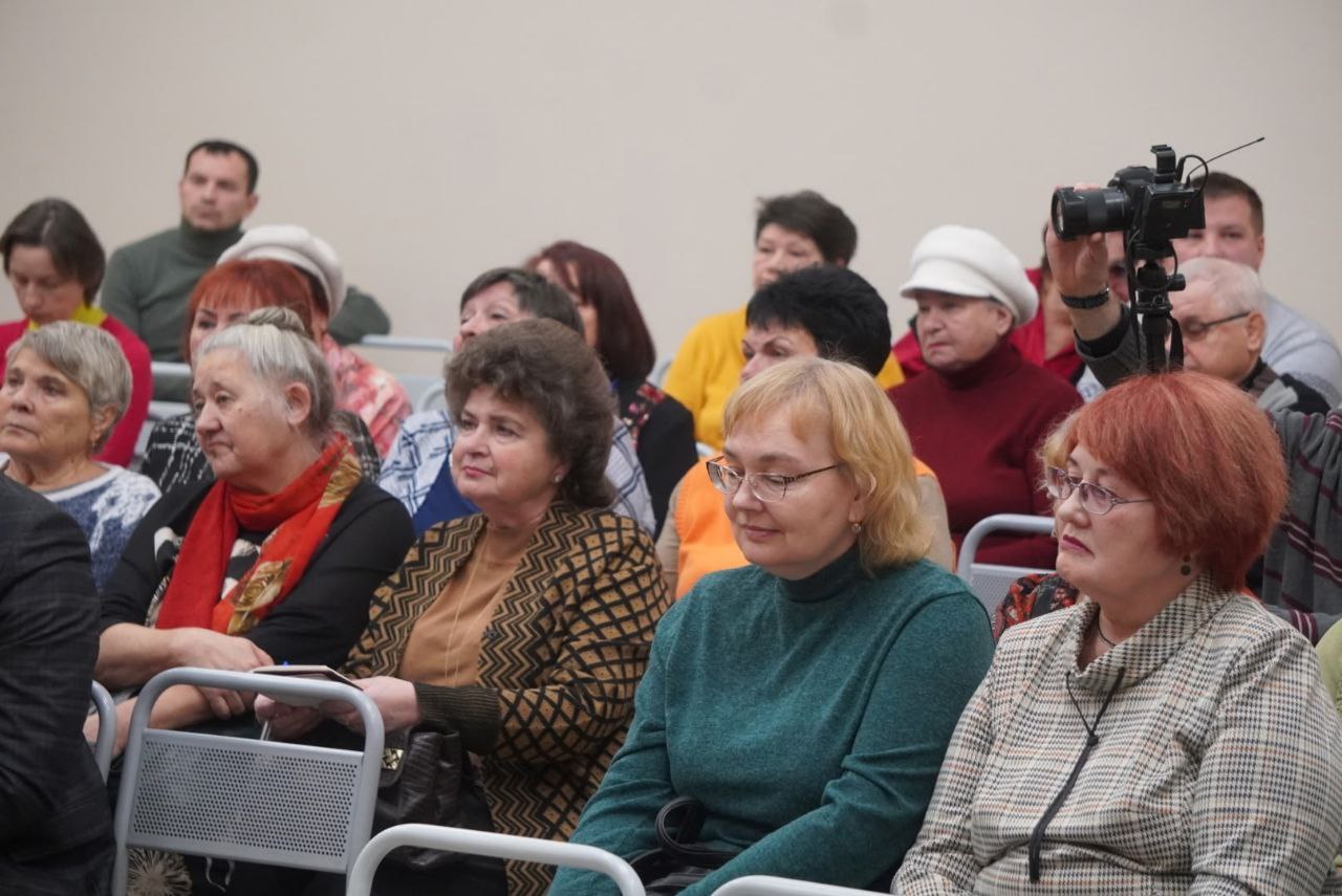 Александр Розбаум: Сегодня вечером в Гимназии № 4 встретились с жителями Западного района нашего города