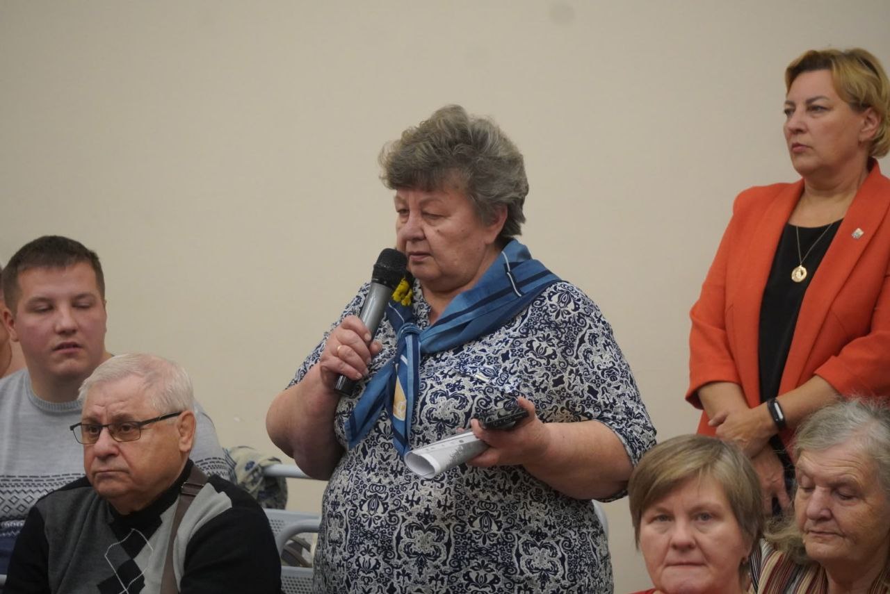 Александр Розбаум: Сегодня вечером в Гимназии № 4 встретились с жителями Западного района нашего города Александр Розбаум: Сегодня вечером в Гимназии № 4 встретились с жителями Западного района нашего города