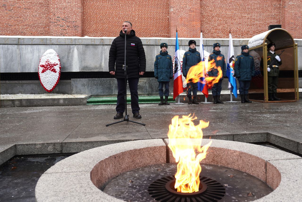 Александр Розбаум: Сегодня у Мемориального комплекса «Вечный Огонь Славы» в торжественной обстановке проводили ребят из Великого Новгорода и округов нашей области на службу в Военно-морской флот России Александр Розбаум: Сегодня у Мемориального комплекса «Вечный Огонь Славы» в торжественной обстановке проводили ребят из Великого Новгорода и округов нашей области на службу в Военно-морской флот России