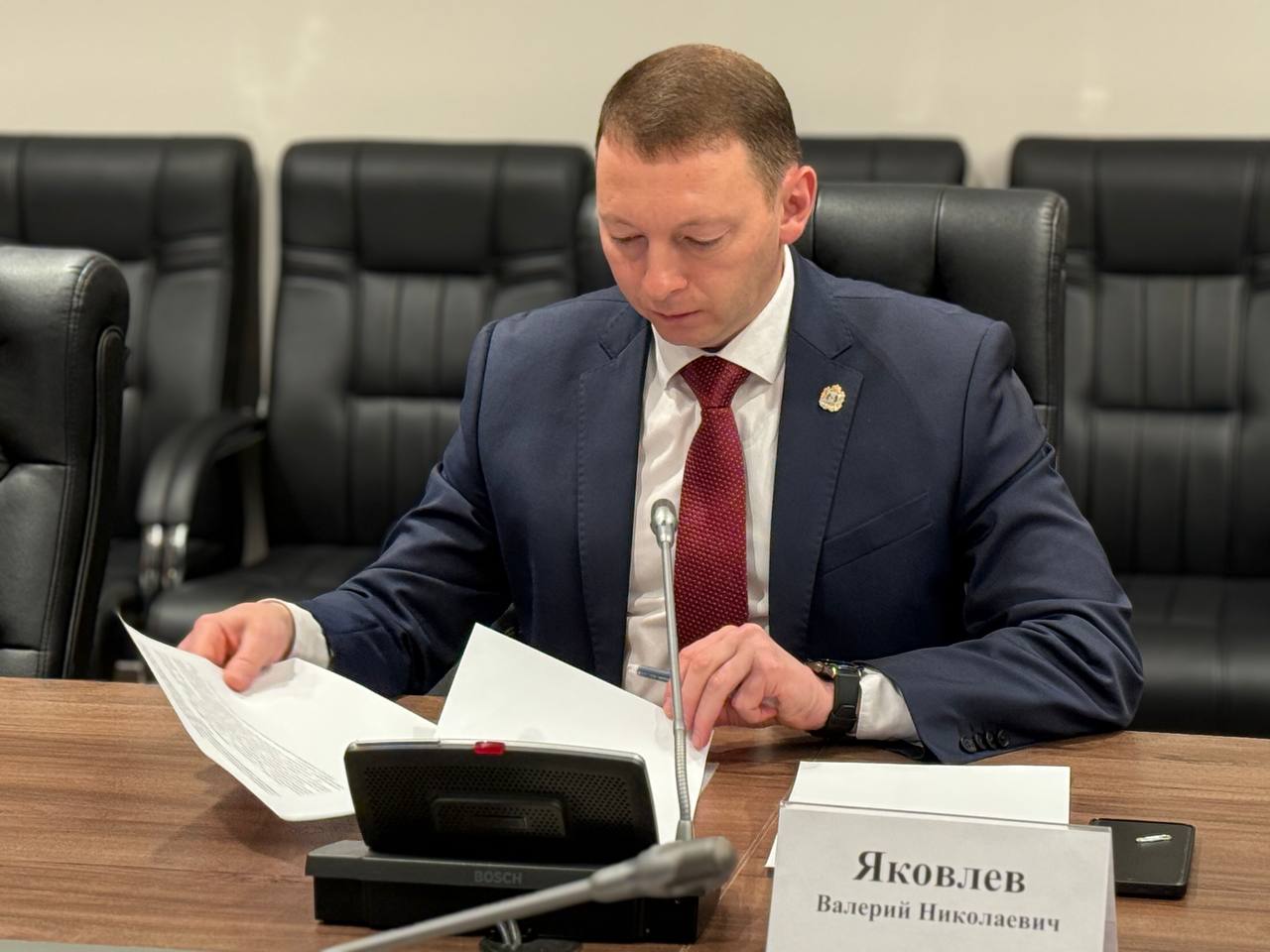 В преддверии заседания Новгородской областной Думы профильные парламентские комитеты продолжают прорабатывать повестку дня В преддверии заседания Новгородской областной Думы профильные парламентские комитеты продолжают прорабатывать повестку дня