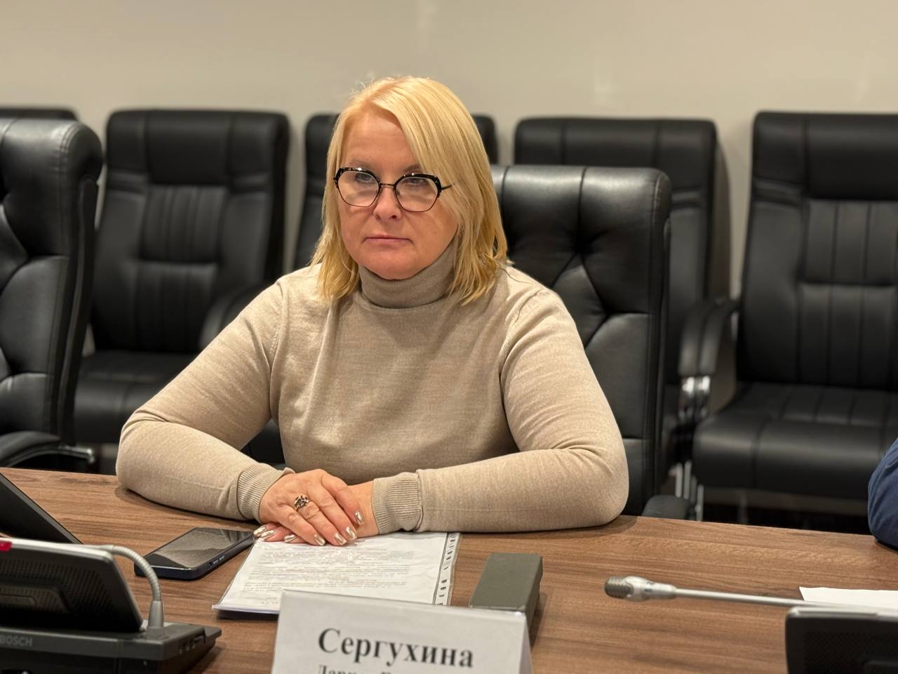 В преддверии заседания Новгородской областной Думы профильные парламентские комитеты продолжают прорабатывать повестку дня В преддверии заседания Новгородской областной Думы профильные парламентские комитеты продолжают прорабатывать повестку дня