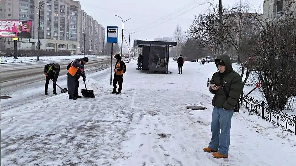 Александр Розбаум: Уважаемые Новгородцы!. Более 100 единиц техники и специалистов ручного труда вышли сегодня на уборку города Александр Розбаум: Уважаемые Новгородцы!. Более 100 единиц техники и специалистов ручного труда вышли сегодня на уборку города