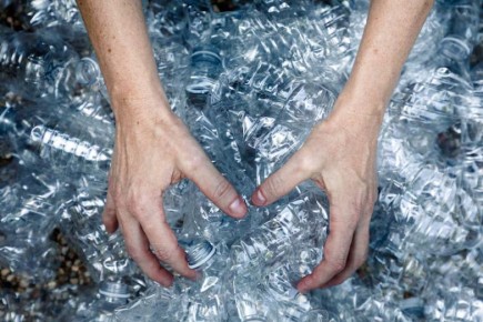 Почему смывать пластик в унитаз — это плохая идея