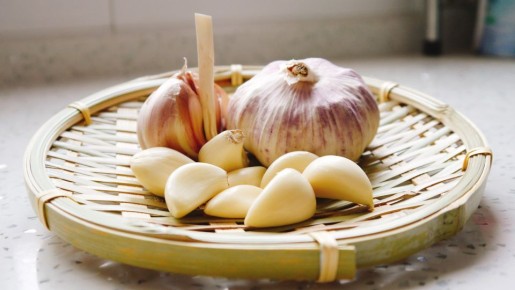 9 из 10 хозяек жарят чеснок неправильно: вот почему он «горит» и теряет аромат