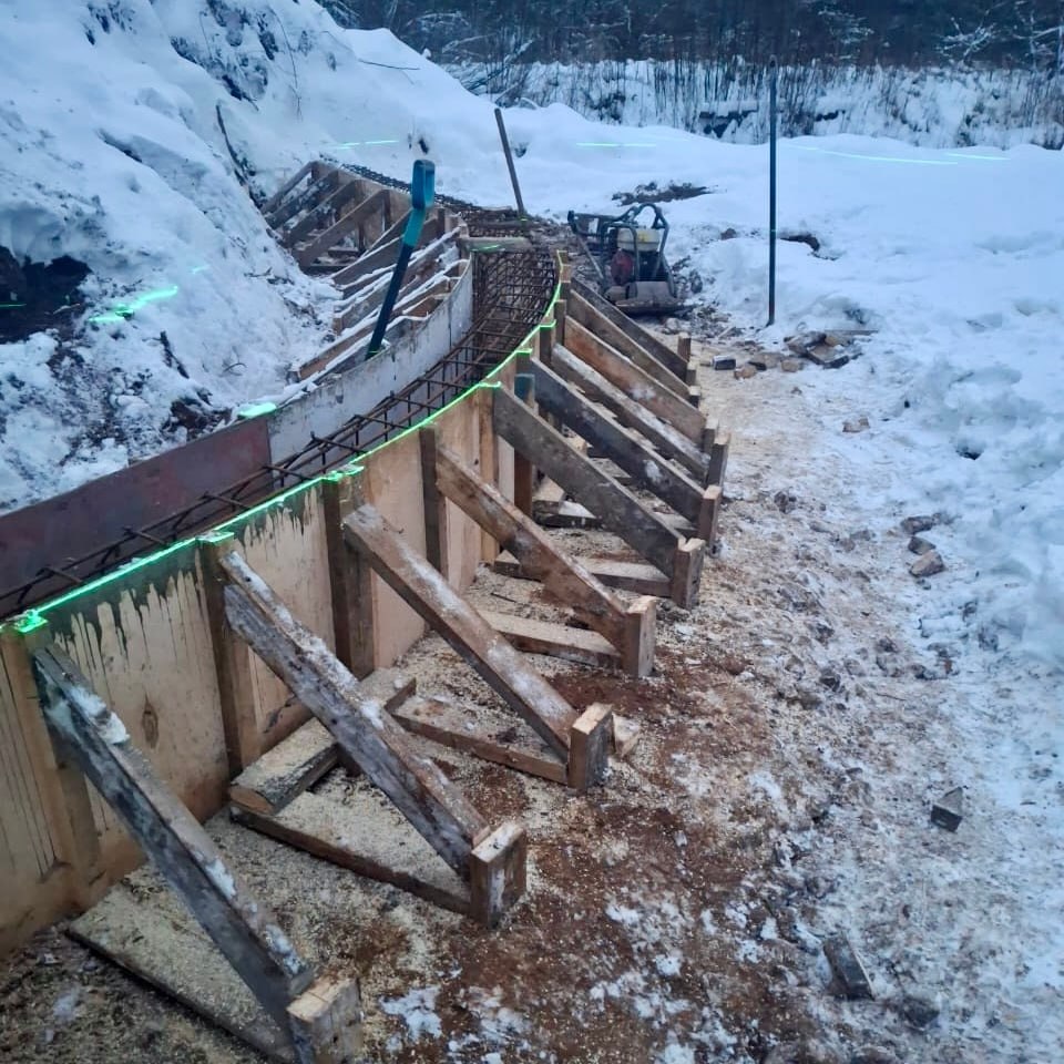 В Мошенском округе ремонтируют региональный мост В Мошенском округе ремонтируют региональный мост