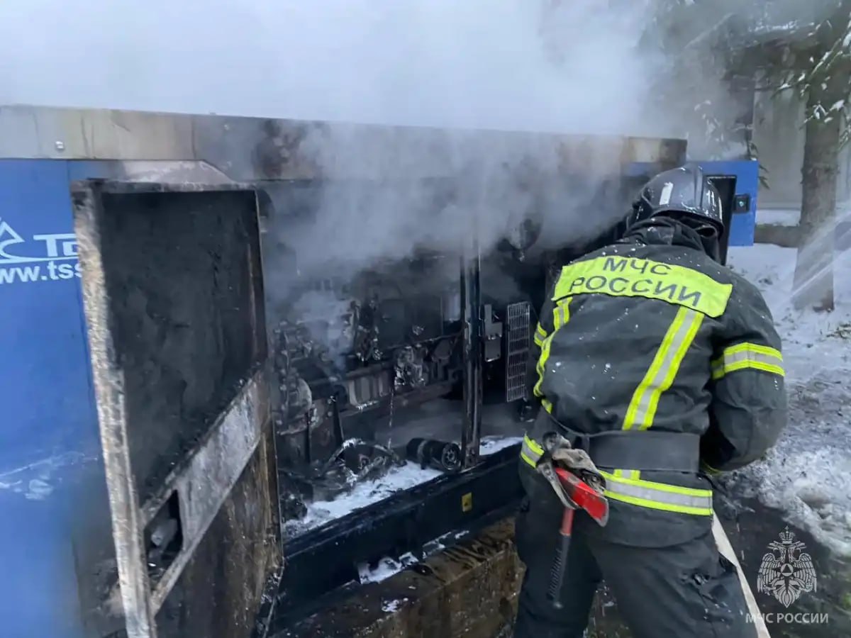 В Валдайском округе сгорел дизельный генератор