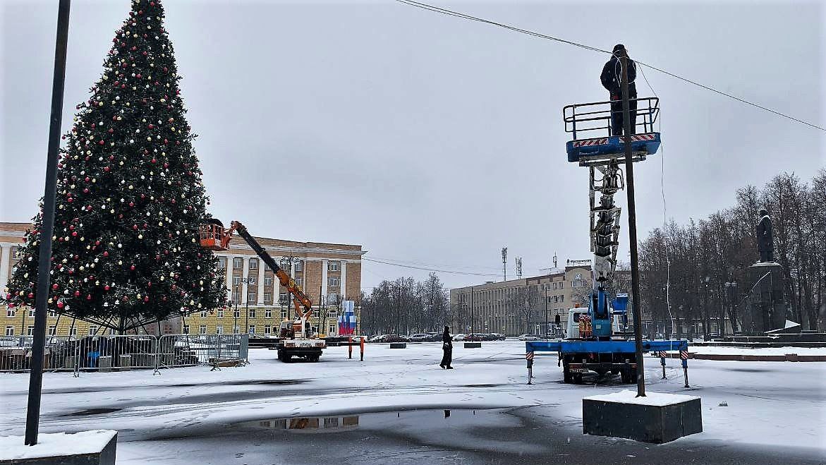 Александр Розбаум: Дорогие Земляки!. Продолжаем работы по подготовке города к новогодним праздникам На площади Победы – Софийская установили и украшаем главную новогоднюю красавицу Сегодня приступили к работам по сборке и... Александр Розбаум: Дорогие Земляки!. Продолжаем работы по подготовке города к новогодним праздникам На площади Победы – Софийская установили и украшаем главную новогоднюю красавицу Сегодня приступили к работам по сборке и...