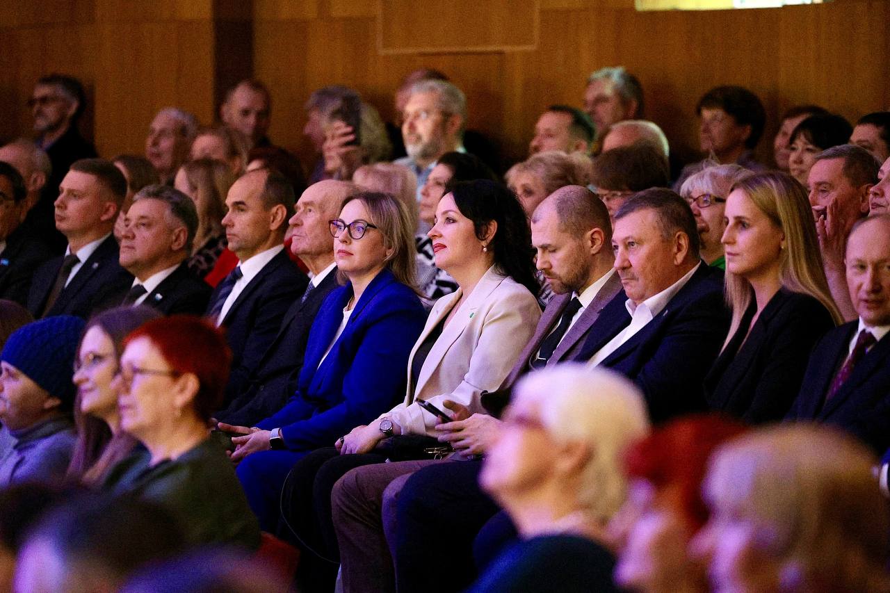 «Автобусный парк» Великого Новгорода отметил 70-летний юбилей «Автобусный парк» Великого Новгорода отметил 70-летний юбилей