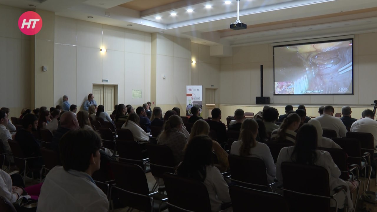 В Великом Новгороде московские хирурги провели онлайн мастер-класс по лапароскопическому удалению грыжи В Великом Новгороде московские хирурги провели онлайн мастер-класс по лапароскопическому удалению грыжи