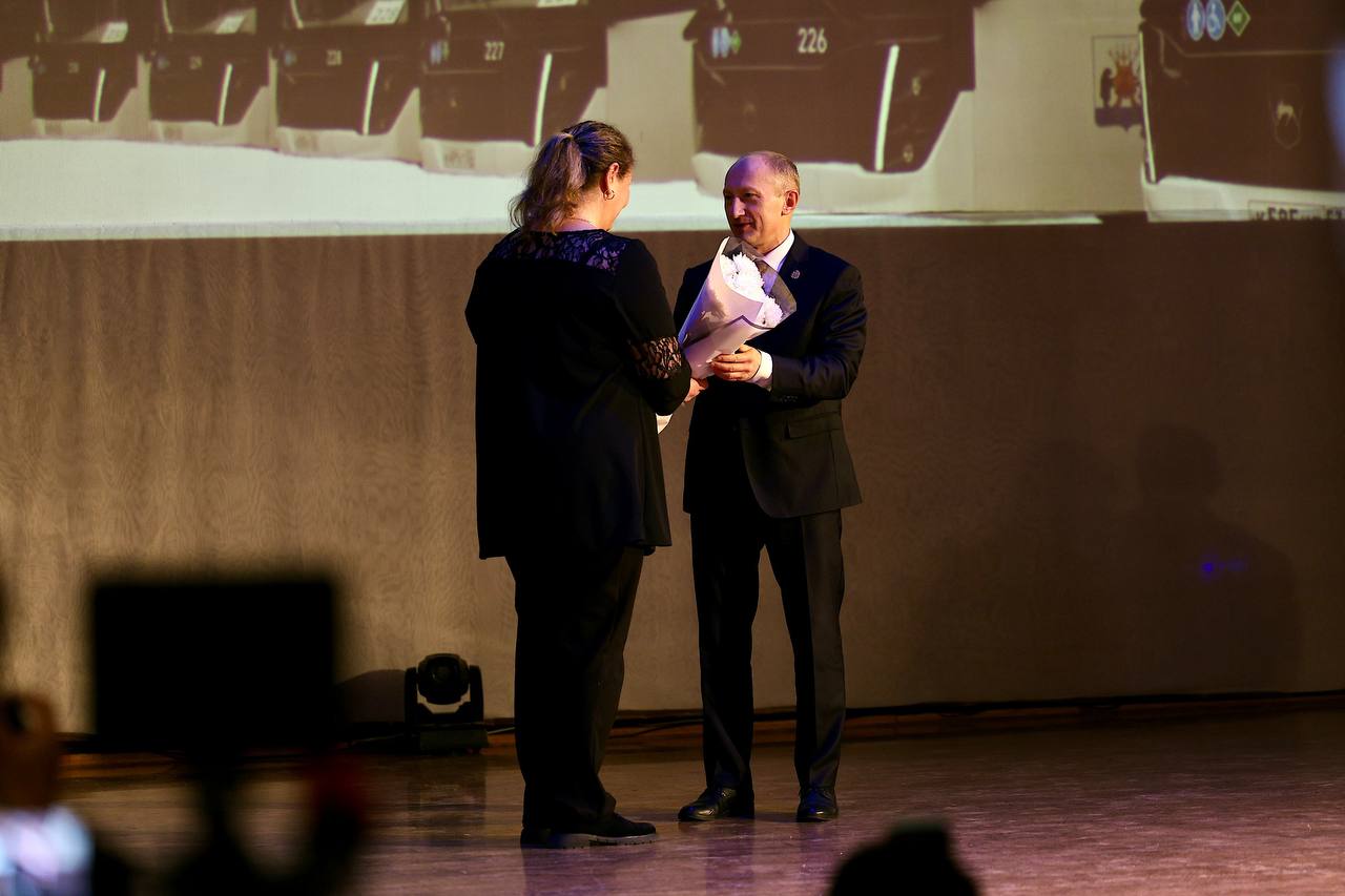 «Автобусный парк» Великого Новгорода отметил 70-летний юбилей «Автобусный парк» Великого Новгорода отметил 70-летний юбилей