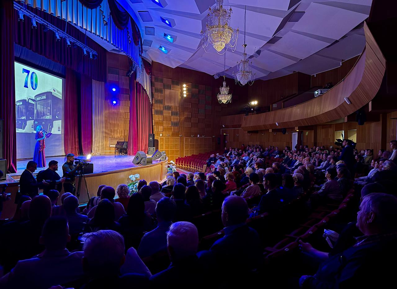 «Автобусный парк» Великого Новгорода отметил 70-летний юбилей