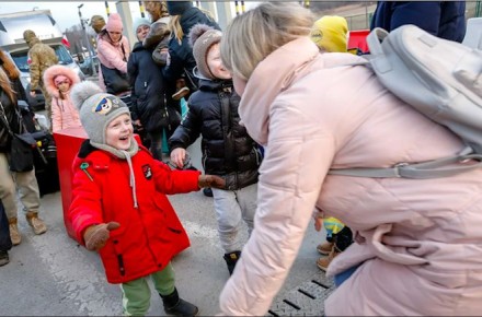 Дети репатриантов сталкиваются с препятствиями на пути в российские школы