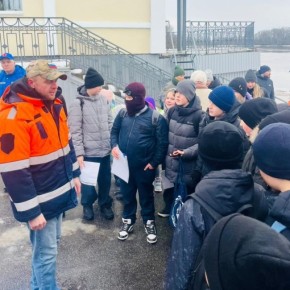 Участник проекта «СВОи Герои 53» провёл открытый урок для новгородских школьников