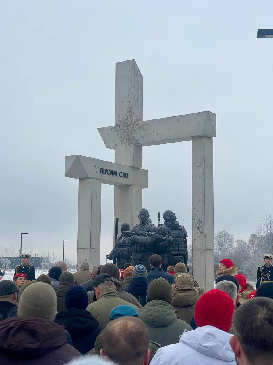 Участники проекта «СВОи Герои 53» возложили цветы к памятнику «Героям СВО» в парке Оккервиль в Кудрово Участники проекта «СВОи Герои 53» возложили цветы к памятнику «Героям СВО» в парке Оккервиль в Кудрово