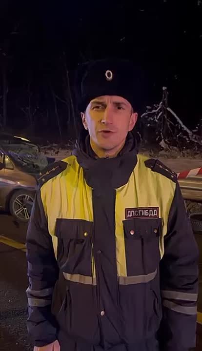 Комментарий с места ДТП главного инспектора безопасности дорожного движения Валдайского округа А. Цветкова