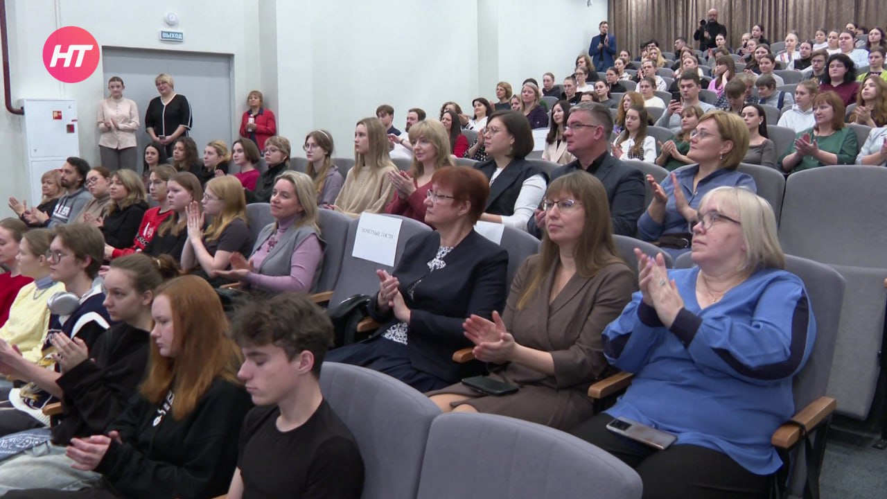 Сегодня чествовали лучших специалистов сферы культуры и искусства в Новгородской области Сегодня чествовали лучших специалистов сферы культуры и искусства в Новгородской области