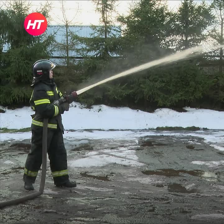 Школьница из Поддорского округа спасла пенсионеров от пожара