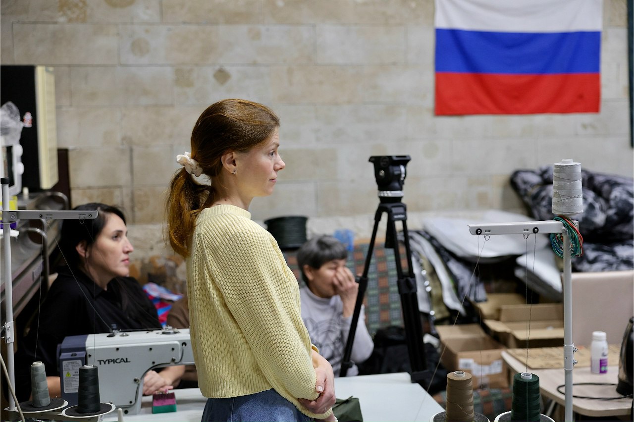 В преддверии Дня добровольца депутаты поблагодарили волонтёров новгородского движения «Золотые руки ангела» В преддверии Дня добровольца депутаты поблагодарили волонтёров новгородского движения «Золотые руки ангела»