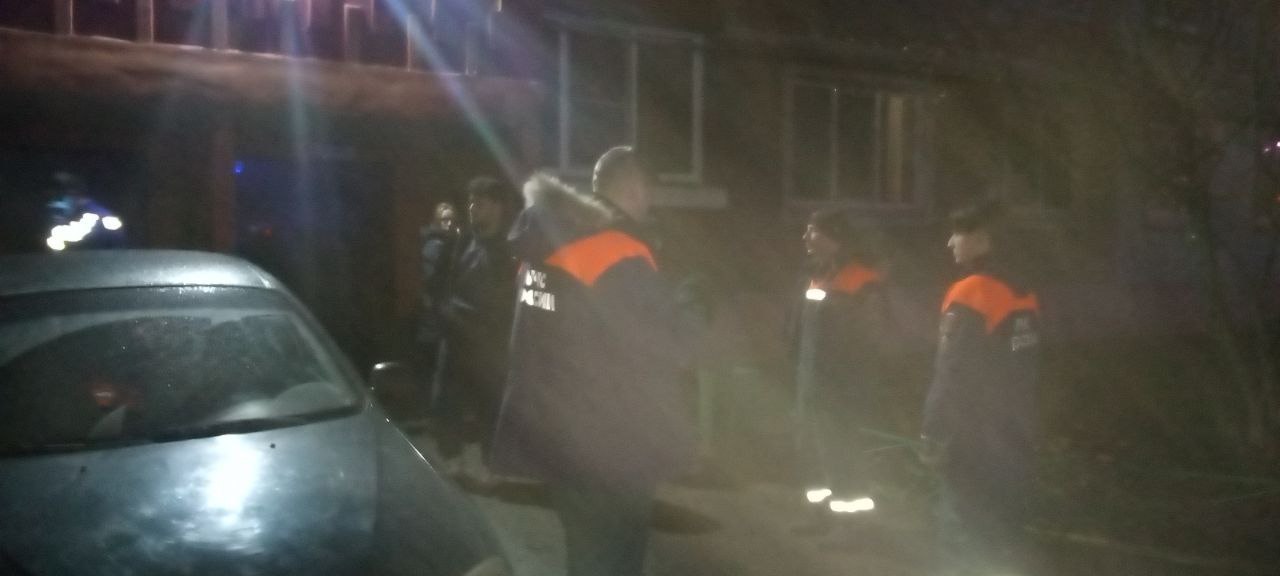 В Великом Новгороде из котлована вытащили 15-летнего молодого человека В Великом Новгороде из котлована вытащили 15-летнего молодого человека