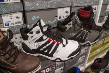 Какие кроссовки нельзя стирать в машинке: хозяйкам на заметку