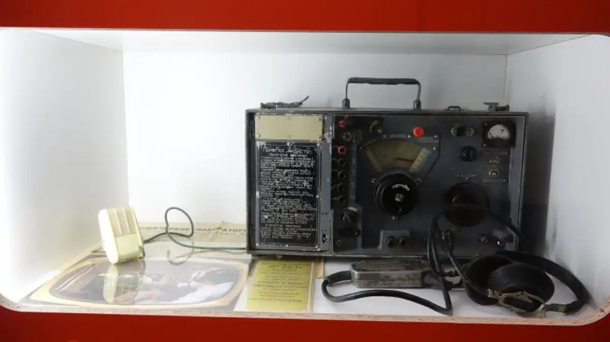 В новгородской школе № 13 открыли музей истории космонавтики В новгородской школе № 13 открыли музей истории космонавтики