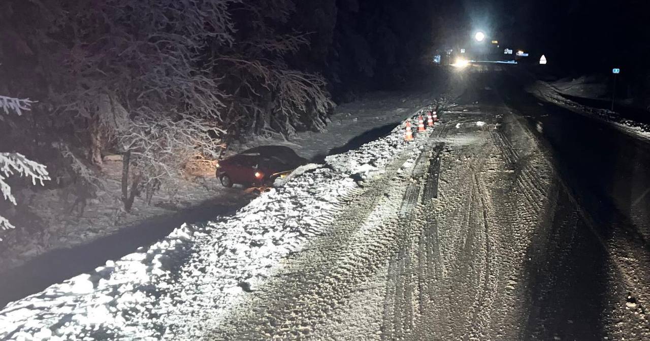 В Великом Новгороде на пешеходном переходе сбили пожилую женщину В Великом Новгороде на пешеходном переходе сбили пожилую женщину