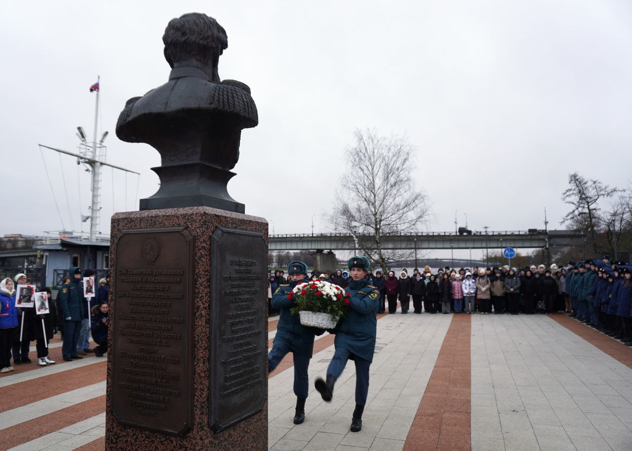 Александр Розбаум: Сегодня 9 декабря – День Героев Отечества Александр Розбаум: Сегодня 9 декабря – День Героев Отечества