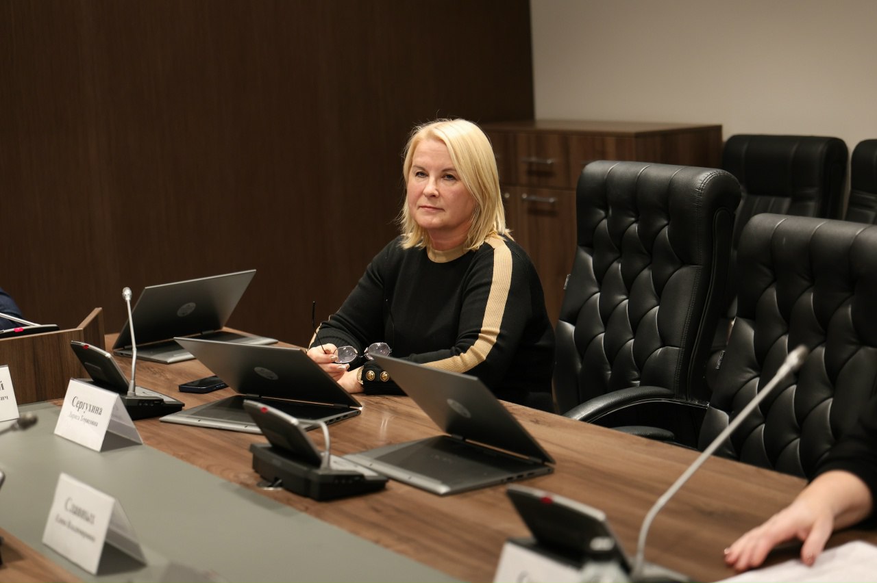 Сегодня в Новгородской областной Думе прошли заседания комитетов: Сегодня в Новгородской областной Думе прошли заседания комитетов: