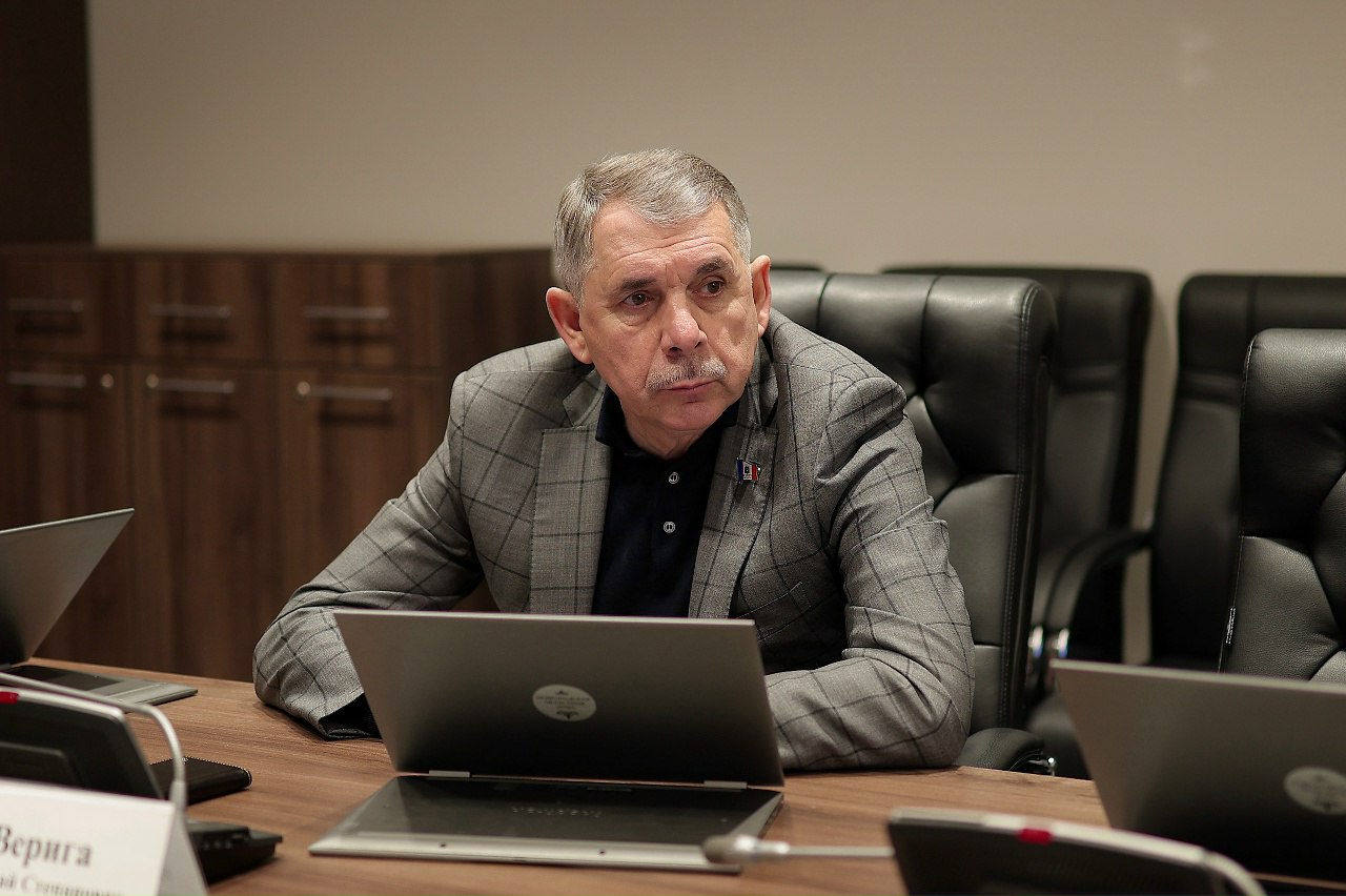 Сегодня в Новгородской областной Думе прошли заседания комитетов: Сегодня в Новгородской областной Думе прошли заседания комитетов: