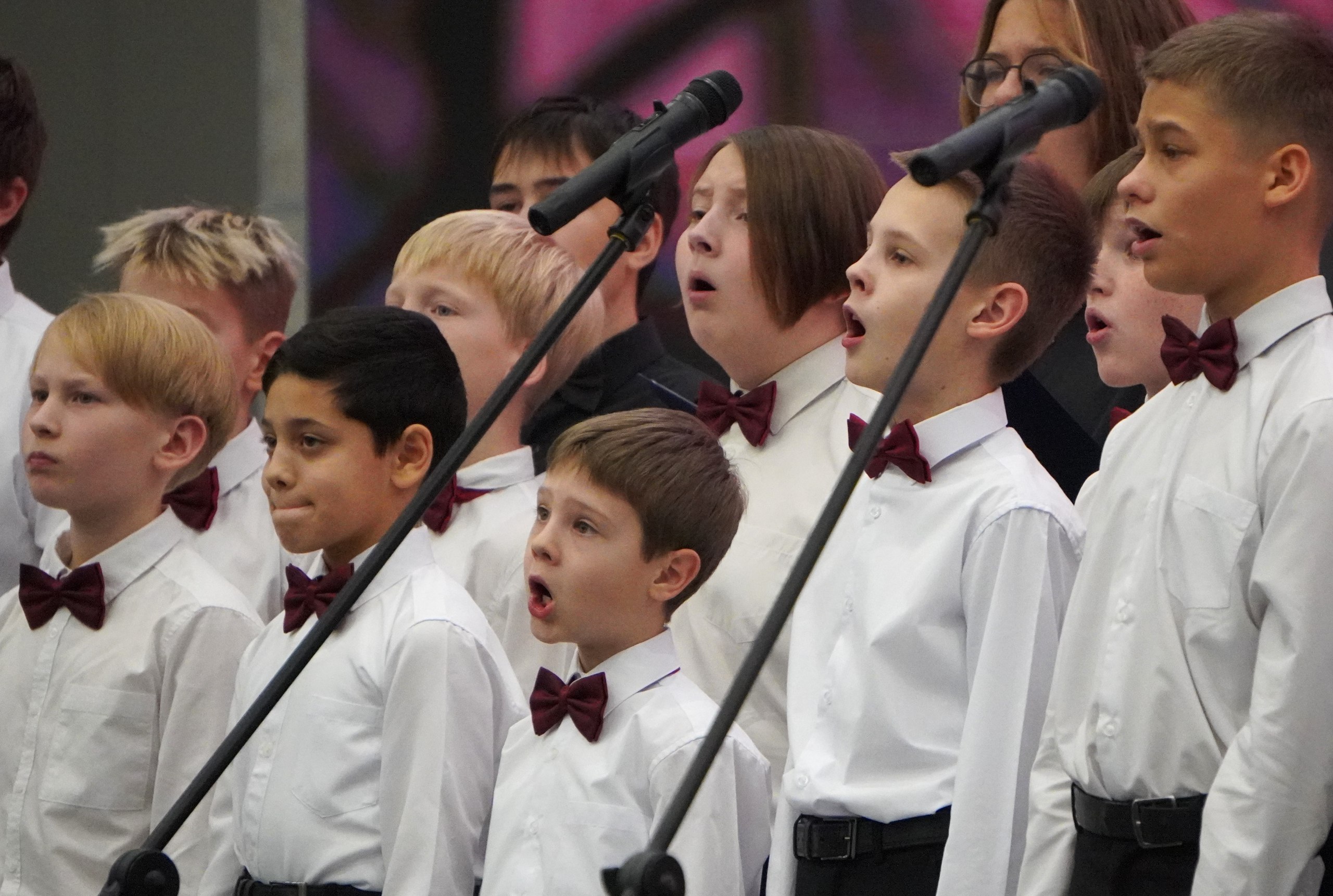 Сегодня, в Ярославов день, в ИНТЦ «Интеллектуальная электроника – Валдай», Александр Розбаум вручил студентам именные стипендии Мэра Великого Новгорода Сегодня, в Ярославов день, в ИНТЦ «Интеллектуальная электроника – Валдай», Александр Розбаум вручил студентам именные стипендии Мэра Великого Новгорода