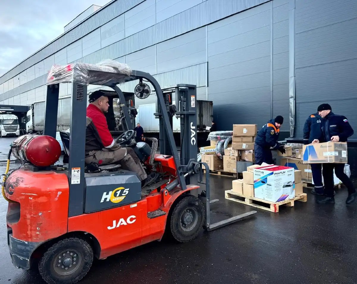 Новгородцы отправили новогодние подарки детям Запорожской области Новгородцы отправили новогодние подарки детям Запорожской области