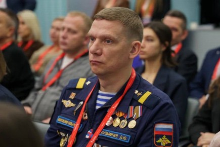 Участники всероссийского патриотического форума лично поблагодарили воинов