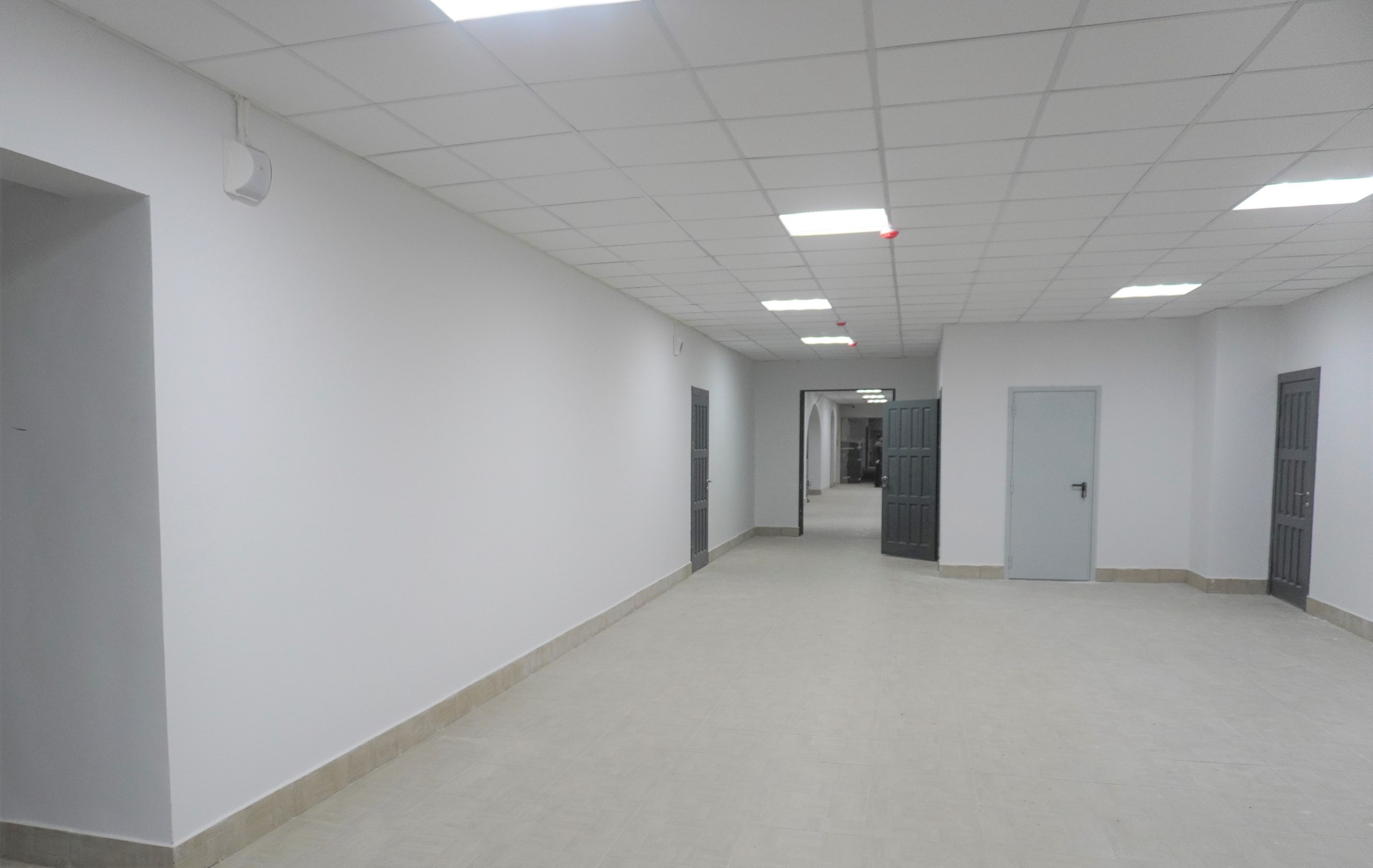 Мэр города Александр Розбаум посетил школу № 33, где завершился капитальный ремонт Мэр города Александр Розбаум посетил школу № 33, где завершился капитальный ремонт