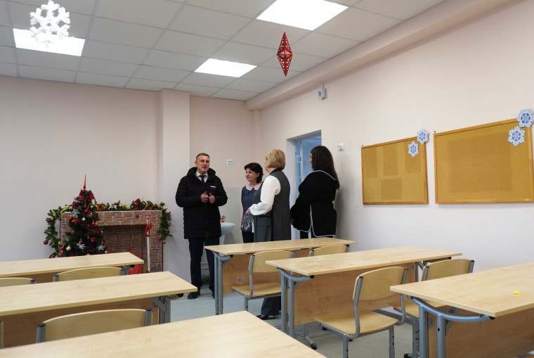 В школе № 31 в Великом Новгороде завершили капремонт и готовятся к открытию В школе № 31 в Великом Новгороде завершили капремонт и готовятся к открытию