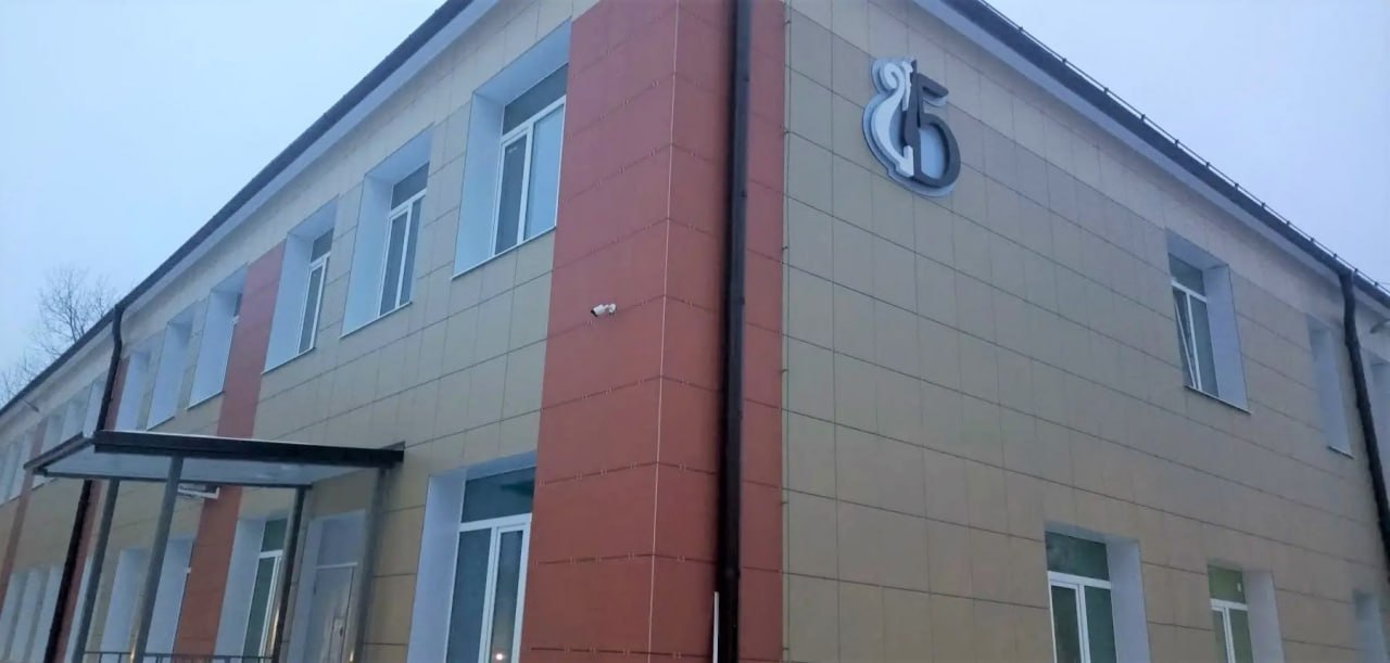 В Чудовском округе завершили капитальный ремонт гимназии «Логос»