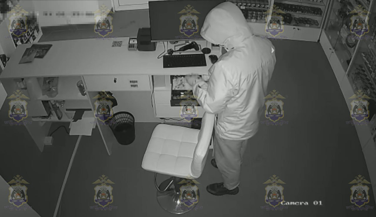 В Боровичах задержали 36летнего рецидивиста за кражу из магазина