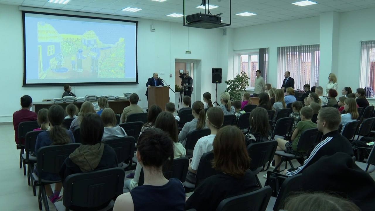 В детской областной больнице прошла акция «Доктора детям», которая объединила медицину и литературу В детской областной больнице прошла акция «Доктора детям», которая объединила медицину и литературу