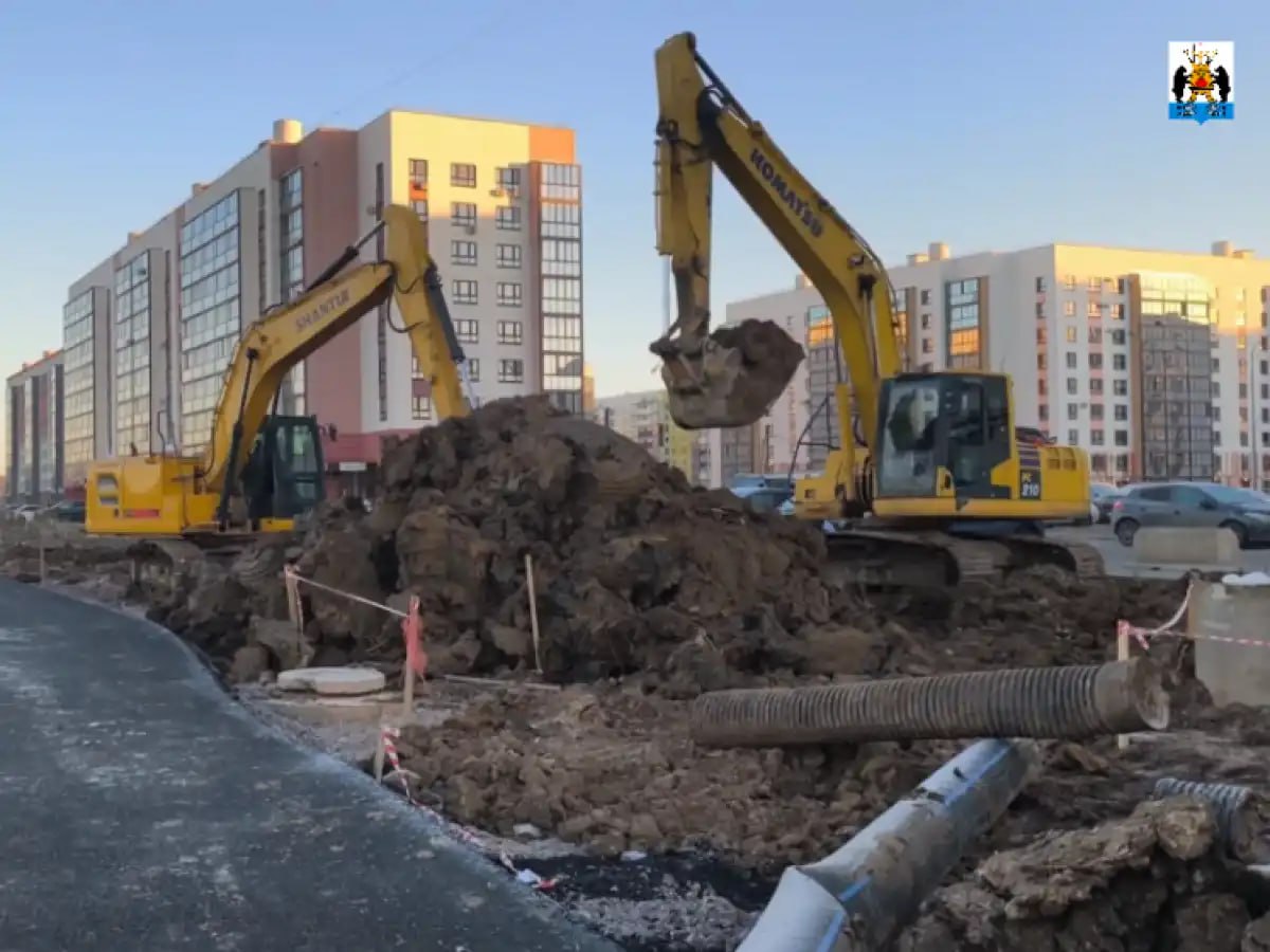 На новом участке Большой Московской улицы в Великом Новгороде делают основание под велодорожки На новом участке Большой Московской улицы в Великом Новгороде делают основание под велодорожки