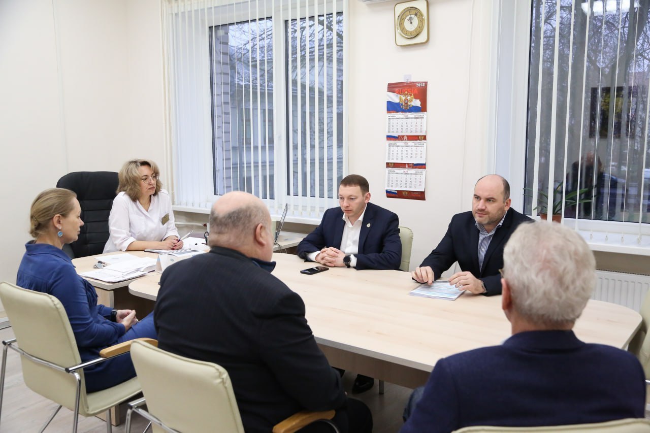 На круглом столе в «Катарсисе» обсудили медицинскую помощь участникам СВО