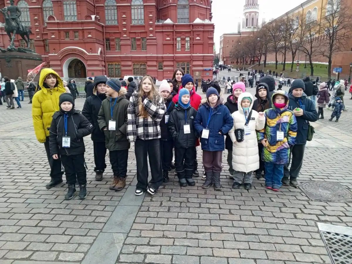 Новгородские дети съездили на «Ёлку победы» в Москву