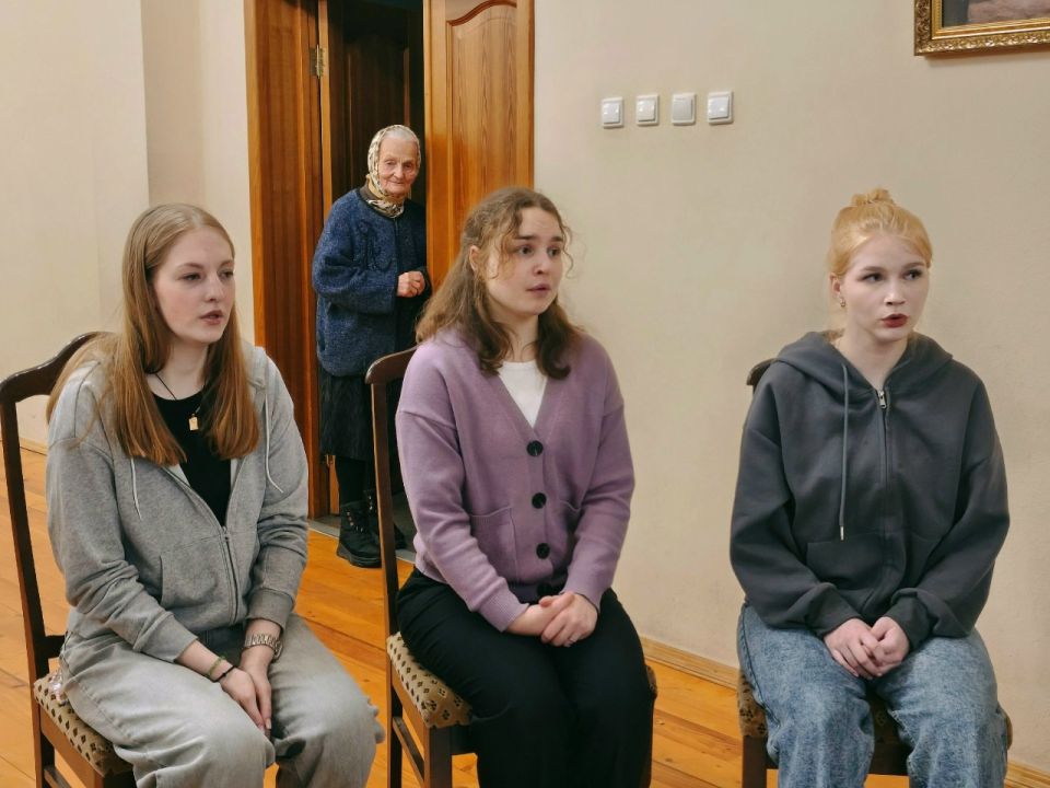 Молодёжка храма святого благоверного князя Александра Невского сделала важный шаг в сторону служения Церкви – начала изучать искусство клиросного пения