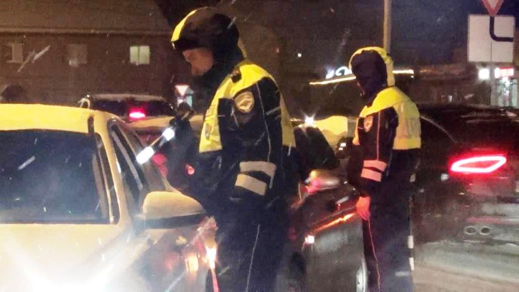 В период выходных и праздничных дней в целях профилактики и предупреждения дорожно-транспортного травматизма, гибели участников дорожного движения глава региональной Госавтоинспекции полковник полиции Виктор Гаврилов...